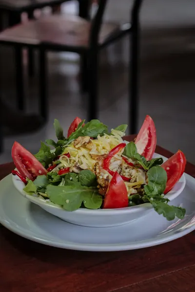Ensalada El Inca con quinoa y queso criollo