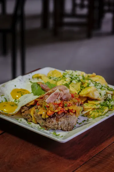 Ojo de bife envuelto en panceta