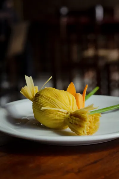 Tamales atados en chala